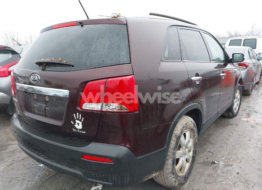 Photo 4 of 2012 Kia Sorento LX (VIN 5XYKT3A67CG247096)