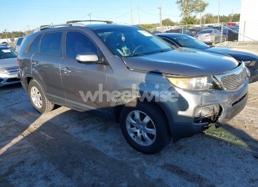 2012 Kia Sorento LX (VIN 5XYKT3A67CG260463) main photo