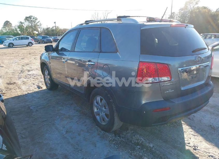 Photo 3 of 2012 Kia Sorento LX (VIN 5XYKT3A67CG260463)