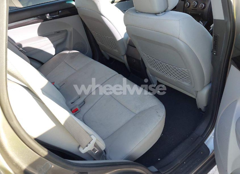 Photo 8 of 2012 Kia Sorento LX (VIN 5XYKT3A67CG260463)
