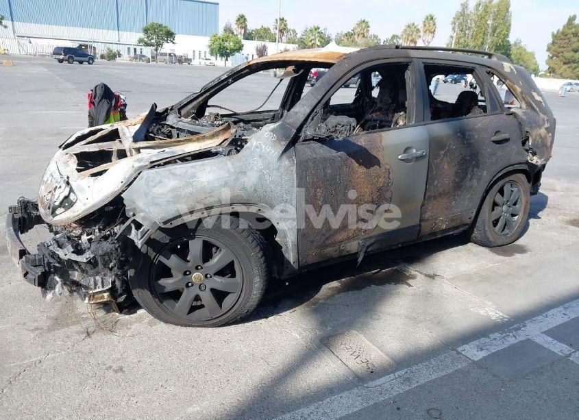 Photo 2 of 2012 Kia Sorento LX (VIN 5XYKT3A67CG280471)