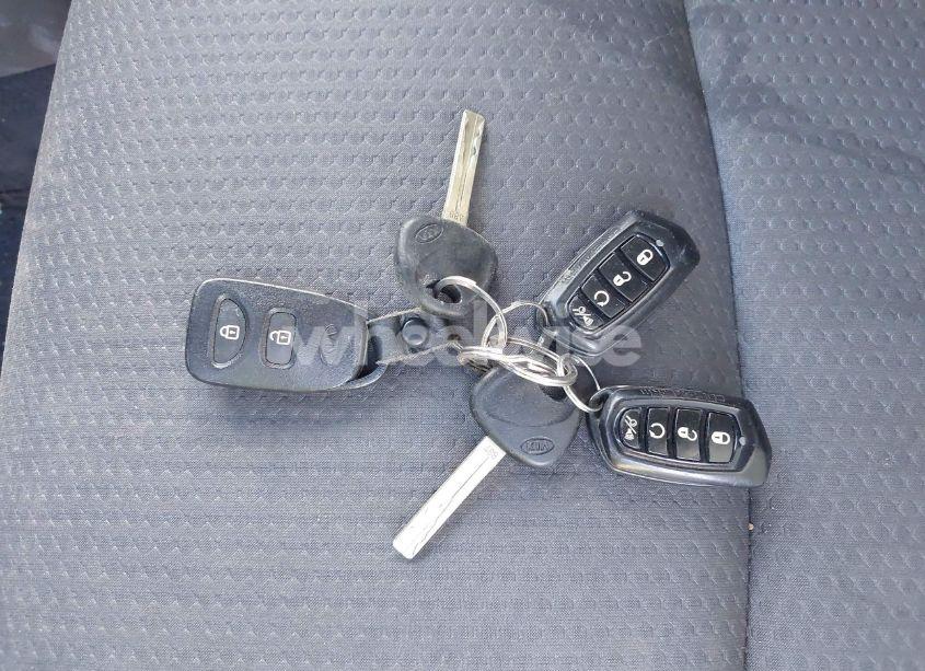 Photo 11 of 2012 Kia Sorento LX (VIN 5XYKT3A67CG290871)