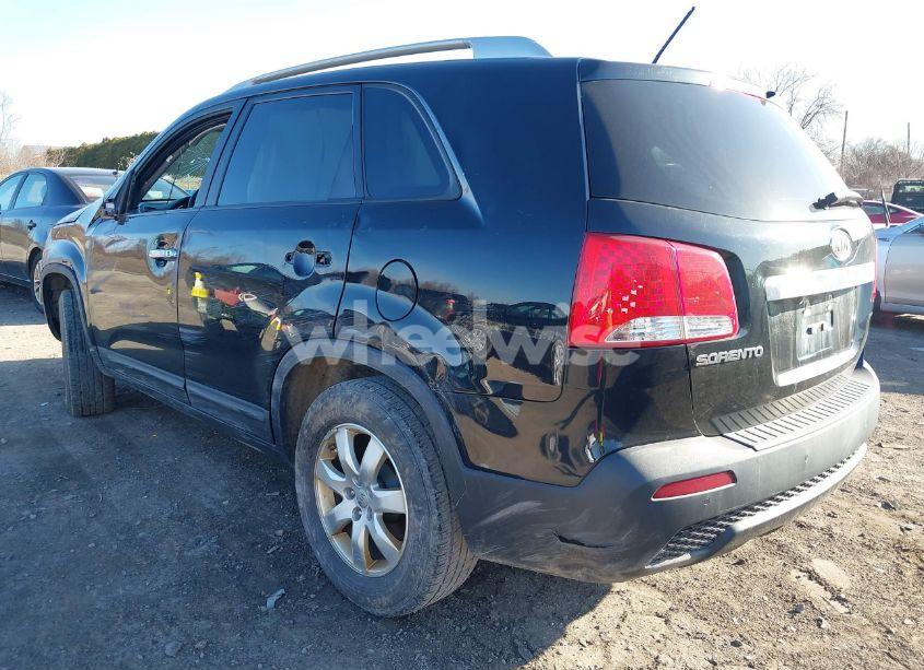 Photo 3 of 2012 Kia Sorento LX (VIN 5XYKT3A67CG290871)