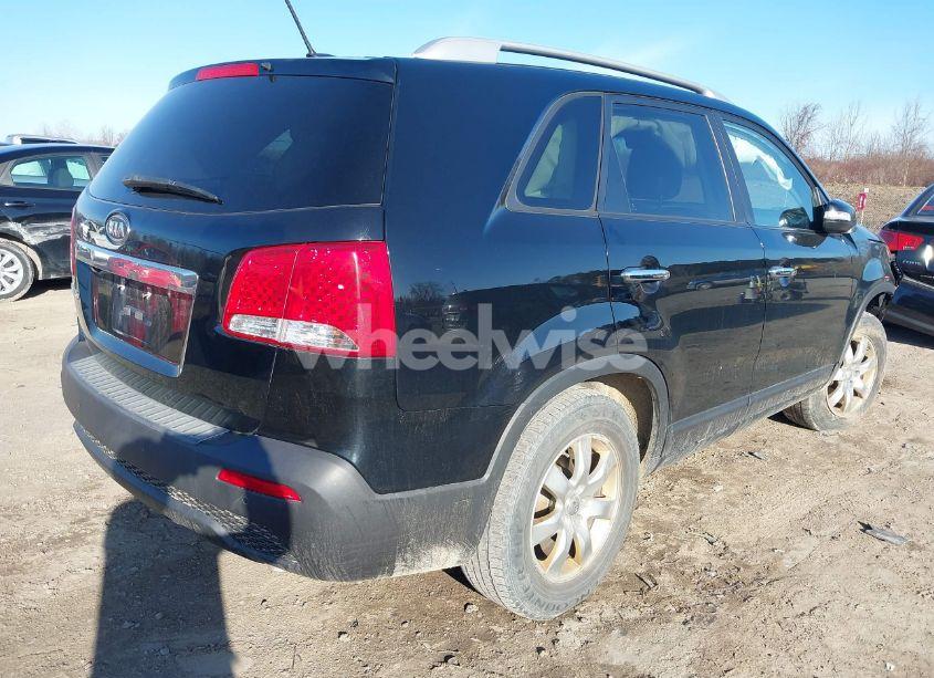 Photo 4 of 2012 Kia Sorento LX (VIN 5XYKT3A67CG290871)