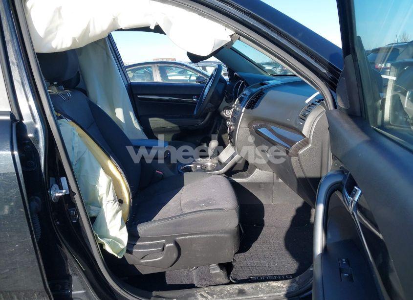 Photo 5 of 2012 Kia Sorento LX (VIN 5XYKT3A67CG290871)