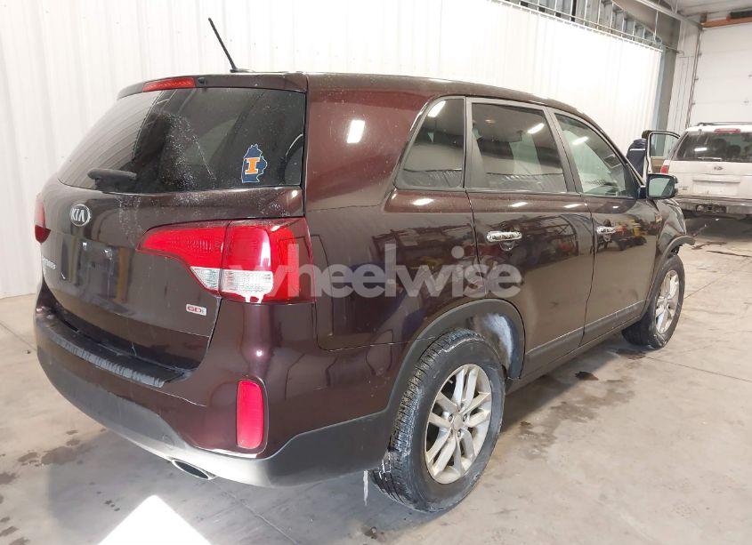 Photo 4 of 2014 Kia Sorento LX (VIN 5XYKT3A67EG459774)