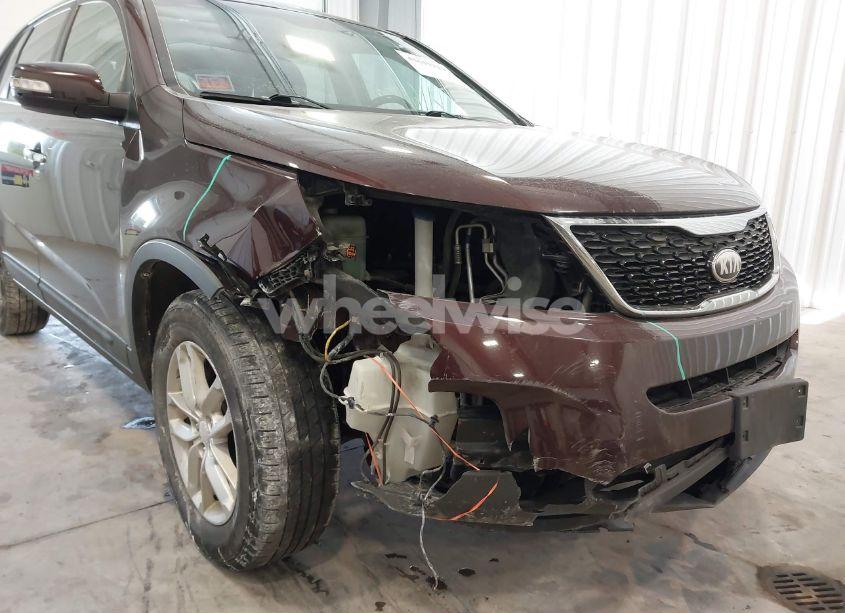 Photo 6 of 2014 Kia Sorento LX (VIN 5XYKT3A67EG459774)