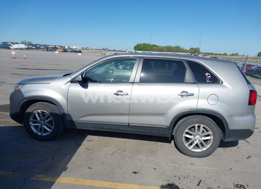 Photo 14 of 2014 Kia Sorento LX (VIN 5XYKT3A67EG467311)