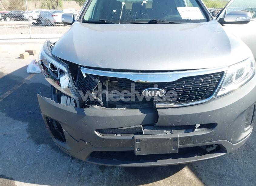 Photo 6 of 2014 Kia Sorento LX (VIN 5XYKT3A67EG467311)