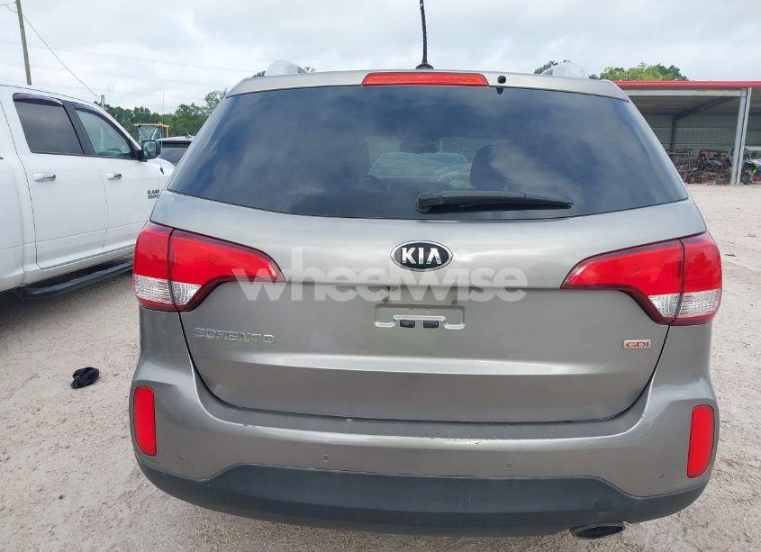 Photo 16 of 2014 Kia Sorento LX (VIN 5XYKT3A67EG501313)