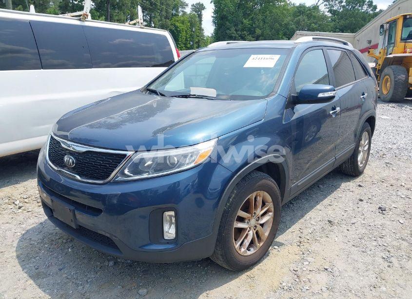 Photo 2 of 2014 Kia Sorento LX (VIN 5XYKT3A67EG502722)