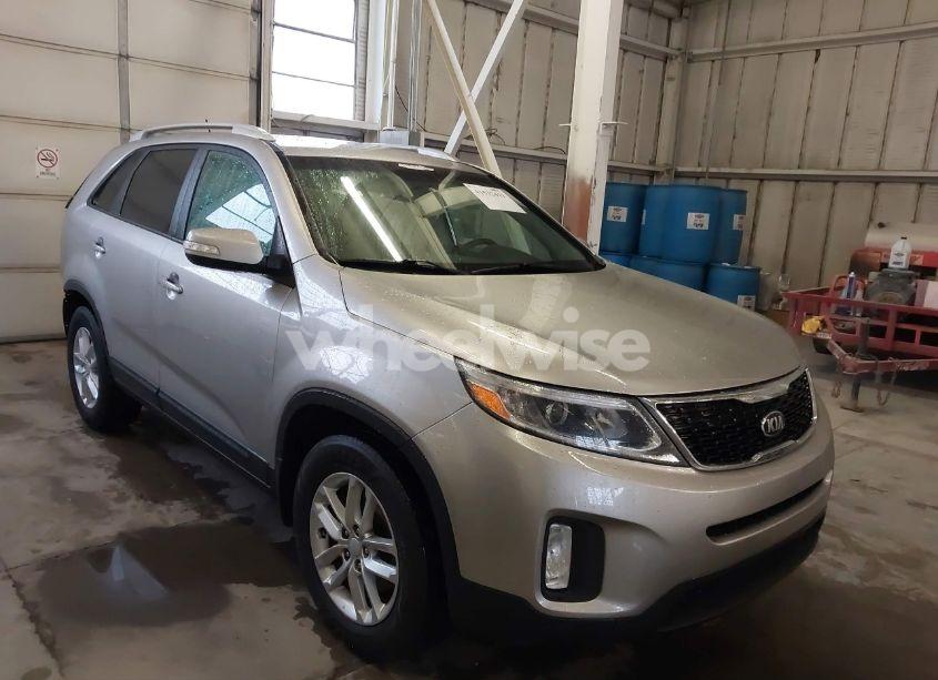 2014 Kia Sorento LX (VIN 5XYKT3A67EG507905) main photo