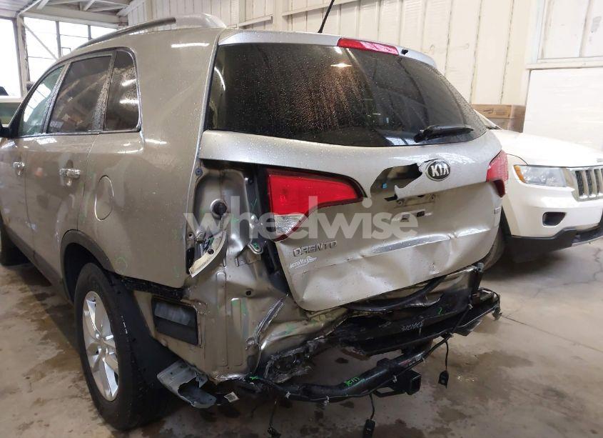 Photo 6 of 2014 Kia Sorento LX (VIN 5XYKT3A67EG507905)