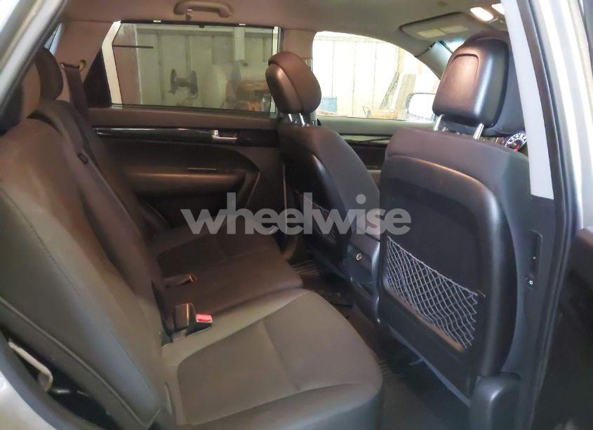 Photo 8 of 2014 Kia Sorento LX (VIN 5XYKT3A67EG507905)