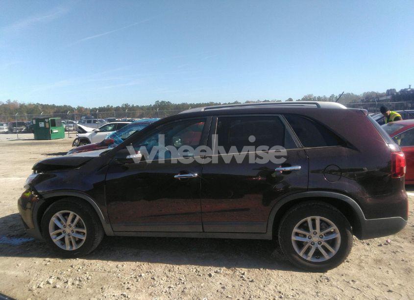 Photo 14 of 2014 Kia Sorento LX (VIN 5XYKT3A67EG510643)