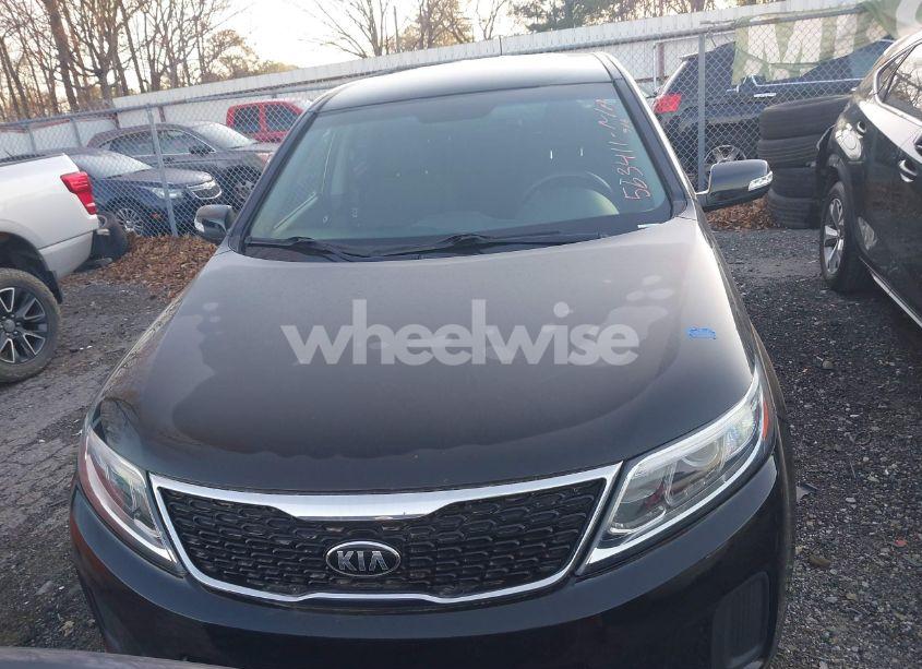 Photo 12 of 2015 Kia Sorento LX (VIN 5XYKT3A67FG563411)