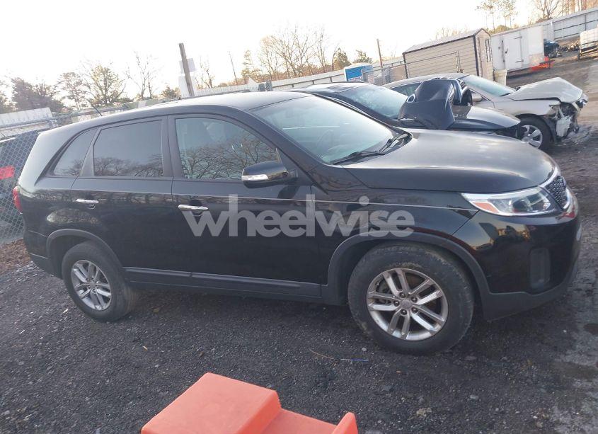 Photo 13 of 2015 Kia Sorento LX (VIN 5XYKT3A67FG563411)