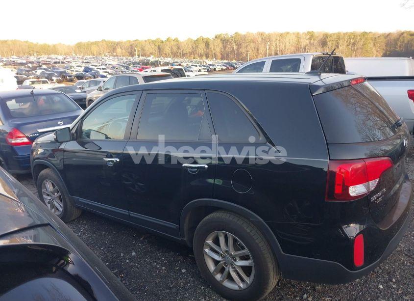 Photo 14 of 2015 Kia Sorento LX (VIN 5XYKT3A67FG563411)