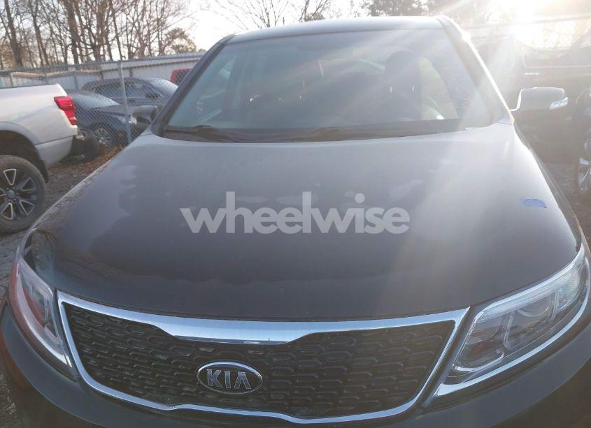 Photo 6 of 2015 Kia Sorento LX (VIN 5XYKT3A67FG563411)