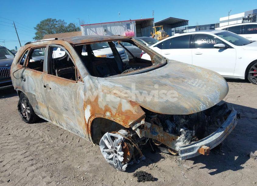 2015 Kia Sorento LX (VIN 5XYKT3A67FG567118) main photo