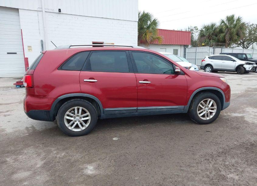Photo 13 of 2015 Kia Sorento LX (VIN 5XYKT3A67FG593475)