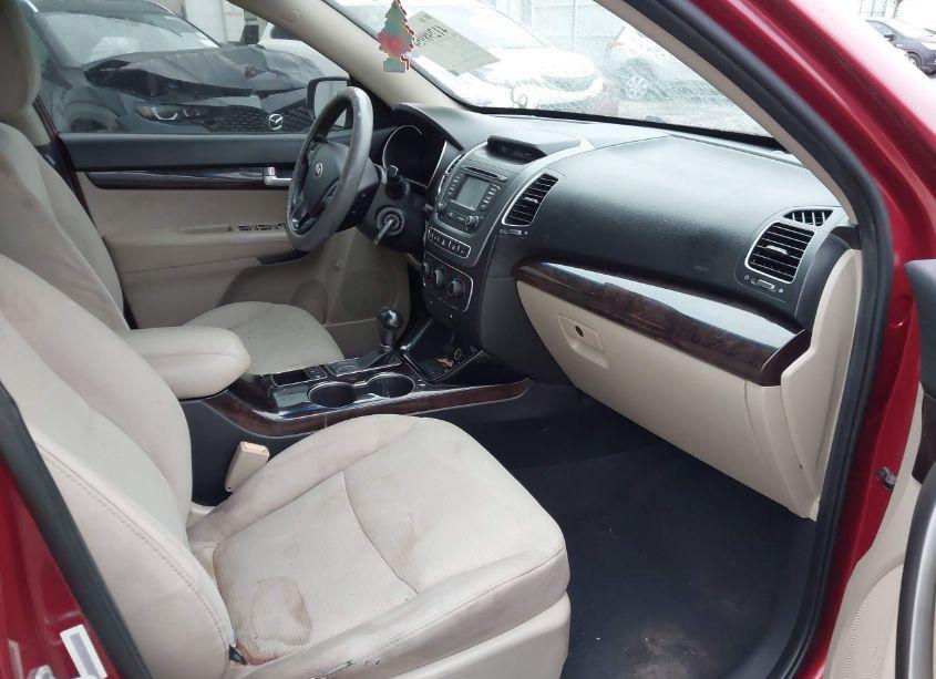 Photo 5 of 2015 Kia Sorento LX (VIN 5XYKT3A67FG593475)