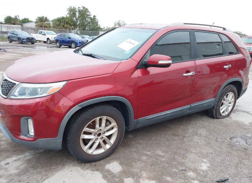 Photo 6 of 2015 Kia Sorento LX (VIN 5XYKT3A67FG593475)
