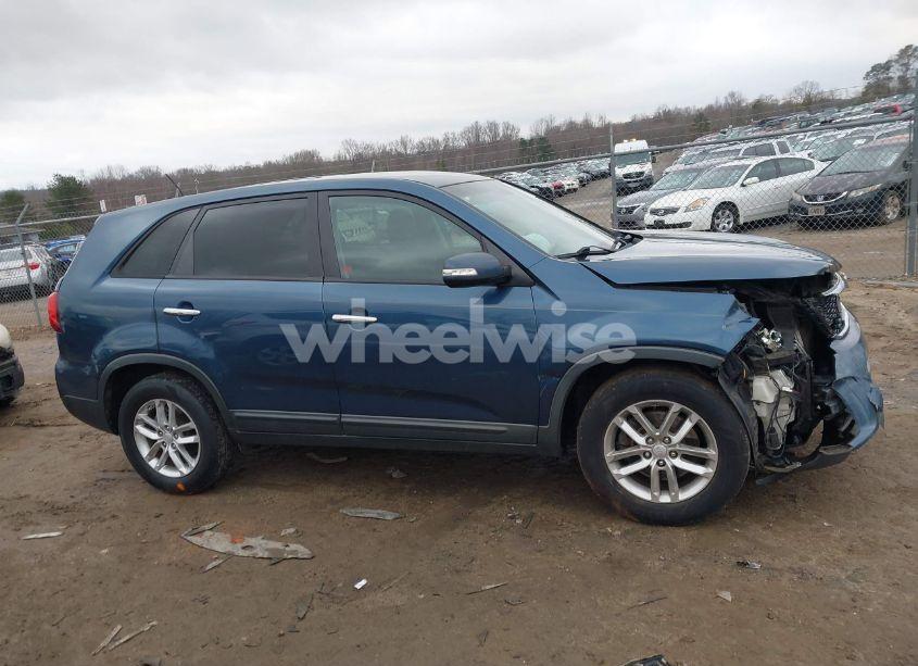 Photo 14 of 2015 Kia Sorento LX (VIN 5XYKT3A67FG598448)