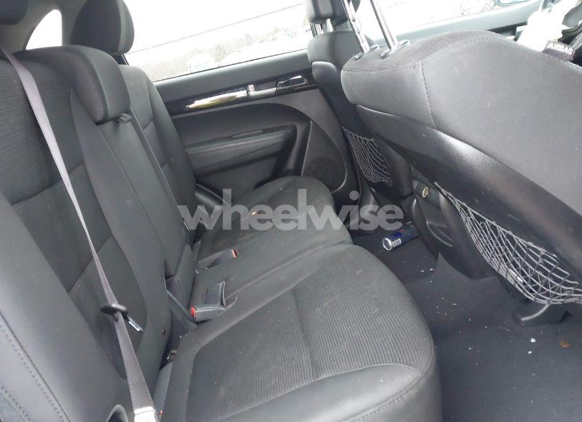 Photo 8 of 2015 Kia Sorento LX (VIN 5XYKT3A67FG598448)