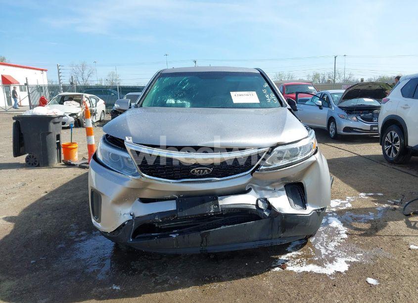 Photo 12 of 2015 Kia Sorento LX (VIN 5XYKT3A67FG618990)
