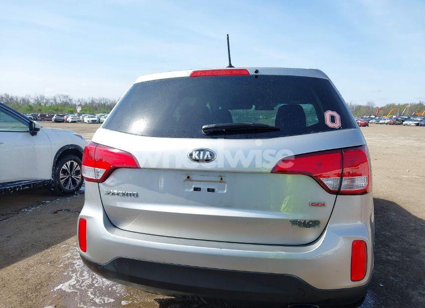 Photo 16 of 2015 Kia Sorento LX (VIN 5XYKT3A67FG618990)