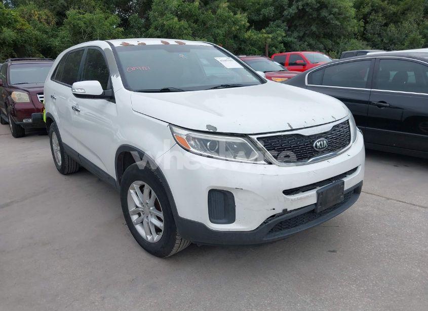 2015 Kia Sorento LX (VIN 5XYKT3A67FG626930) main photo
