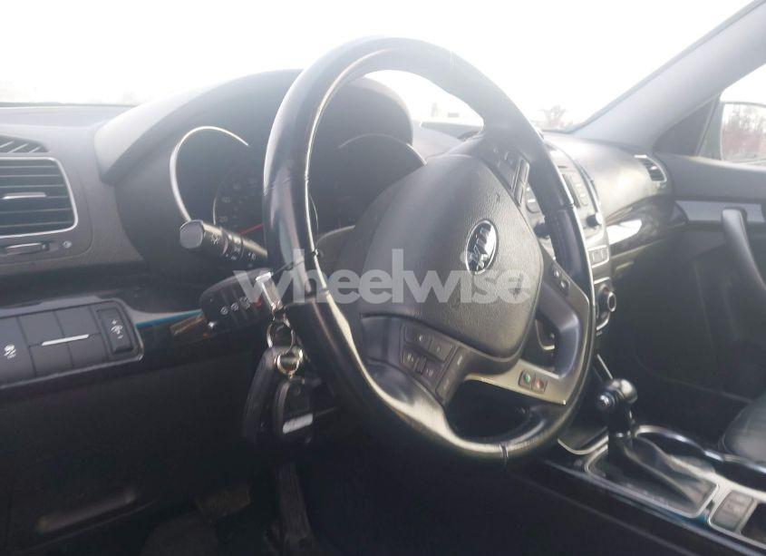 Photo 11 of 2015 Kia Sorento LX (VIN 5XYKT3A67FG644232)