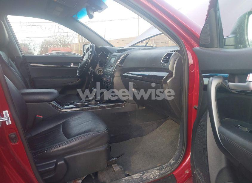 Photo 5 of 2015 Kia Sorento LX (VIN 5XYKT3A67FG644232)