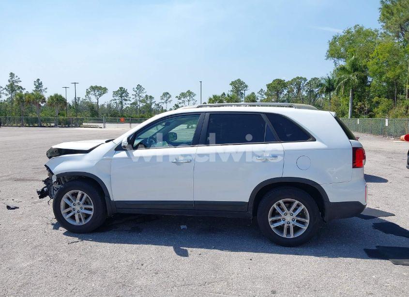Photo 14 of 2015 Kia Sorento LX (VIN 5XYKT3A67FG657336)