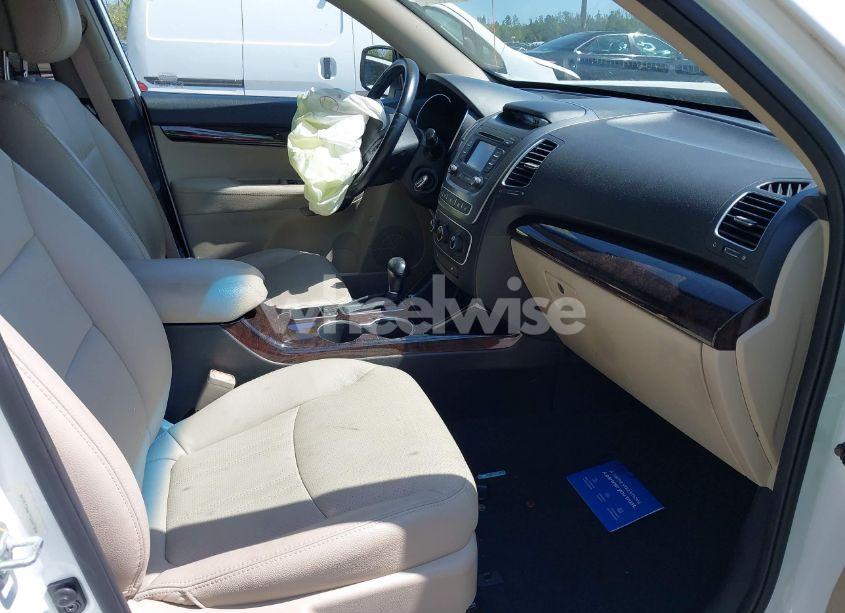 Photo 5 of 2015 Kia Sorento LX (VIN 5XYKT3A67FG657336)