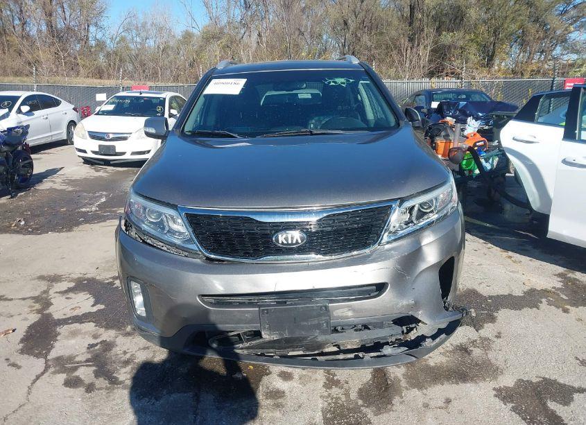 Photo 13 of 2015 Kia Sorento LX (VIN 5XYKT3A67FG660253)