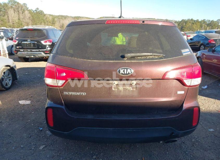 Photo 16 of 2015 Kia Sorento LX (VIN 5XYKT3A67FG661807)