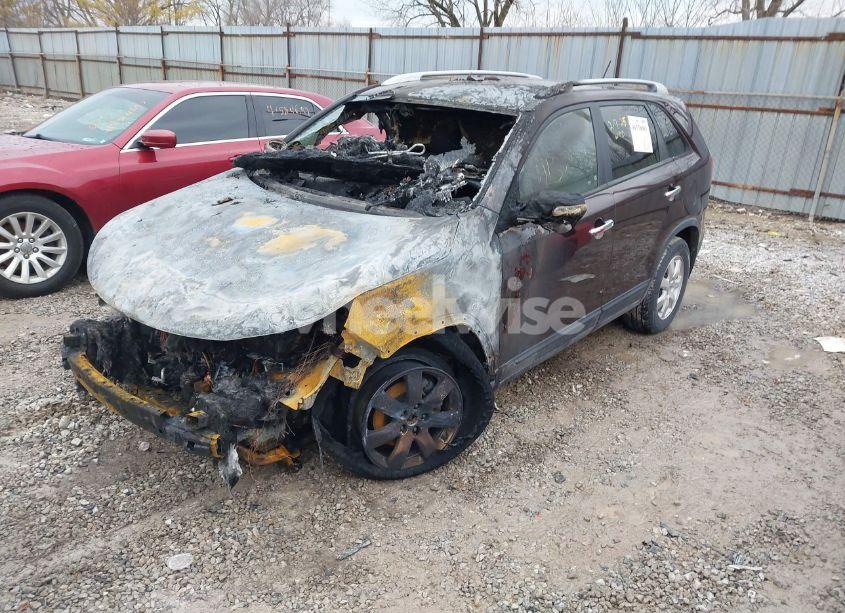 Photo 2 of 2012 Kia Sorento LX (VIN 5XYKT3A68CG239136)