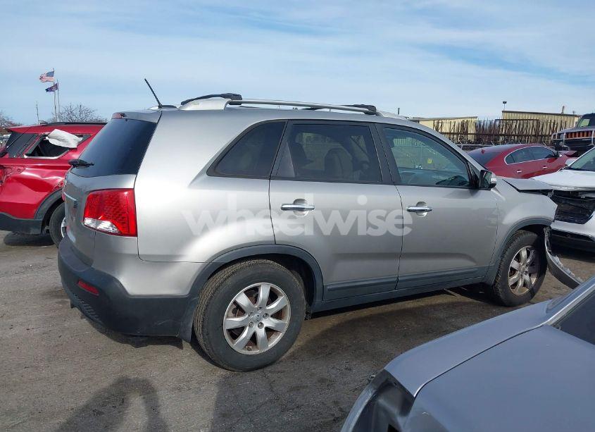 Photo 14 of 2012 Kia Sorento LX (VIN 5XYKT3A68CG302140)
