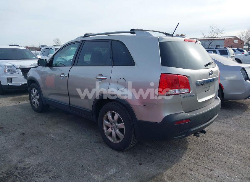 Photo 3 of 2012 Kia Sorento LX (VIN 5XYKT3A68CG302140)