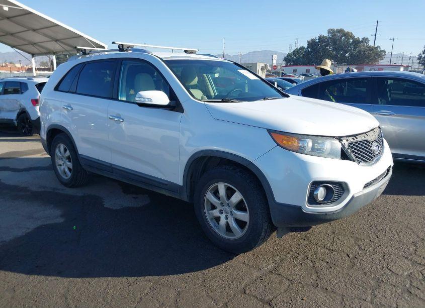 2012 Kia Sorento LX (VIN 5XYKT3A68CG307788) main photo