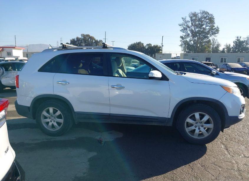 Photo 13 of 2012 Kia Sorento LX (VIN 5XYKT3A68CG307788)
