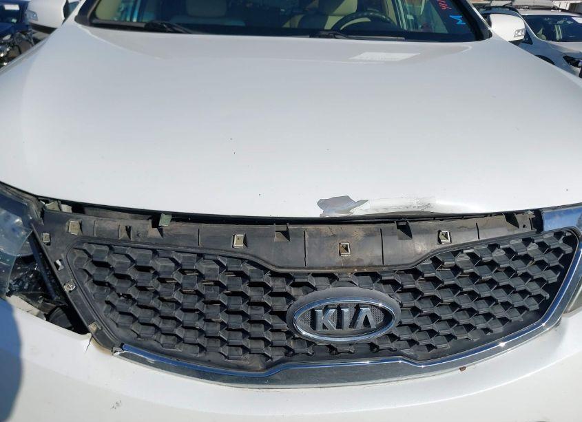Photo 6 of 2012 Kia Sorento LX (VIN 5XYKT3A68CG307788)