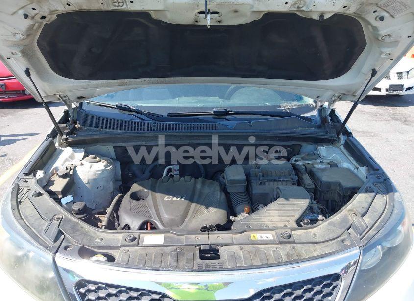 Photo 10 of 2013 Kia Sorento LX (VIN 5XYKT3A68DG348391)