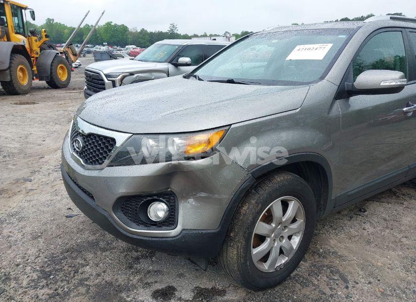 Photo 12 of 2013 Kia Sorento LX (VIN 5XYKT3A68DG386493)
