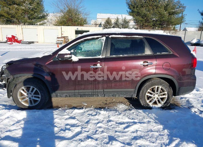 Photo 14 of 2014 Kia Sorento LX (VIN 5XYKT3A68EG428369)