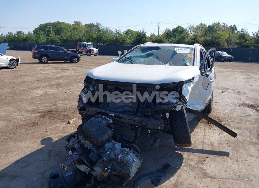 Photo 2 of 2014 Kia Sorento LX (VIN 5XYKT3A68EG442868)