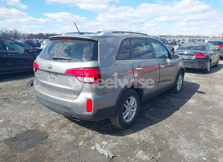 Photo 4 of 2014 Kia Sorento LX (VIN 5XYKT3A68EG449285)