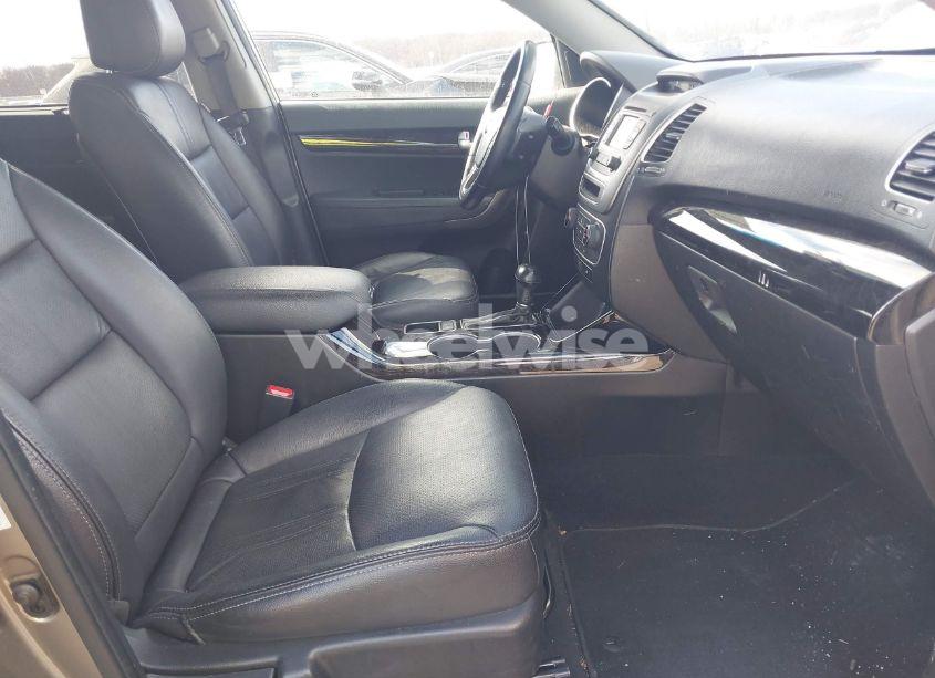 Photo 5 of 2014 Kia Sorento LX (VIN 5XYKT3A68EG449285)